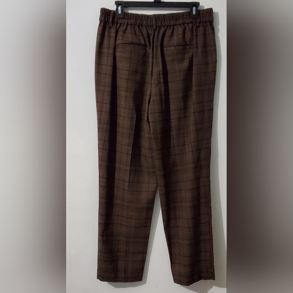 Croft & Barrow, women's plaid pull on tapered trousers. New without tags. - Picture 4 of 9